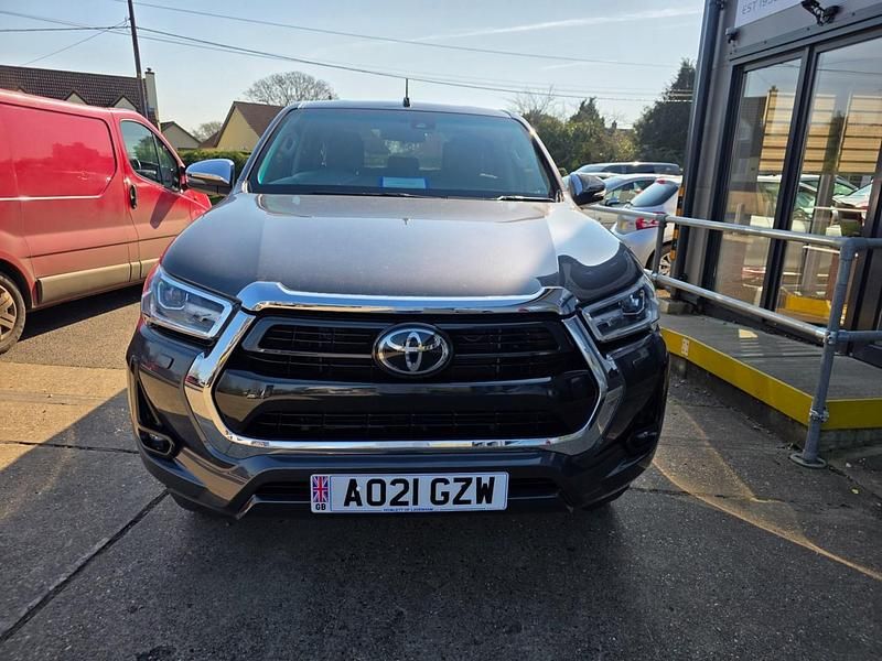 Used Toyota HiLux 150 HP (110 kW) 2021 Grey Pickup
