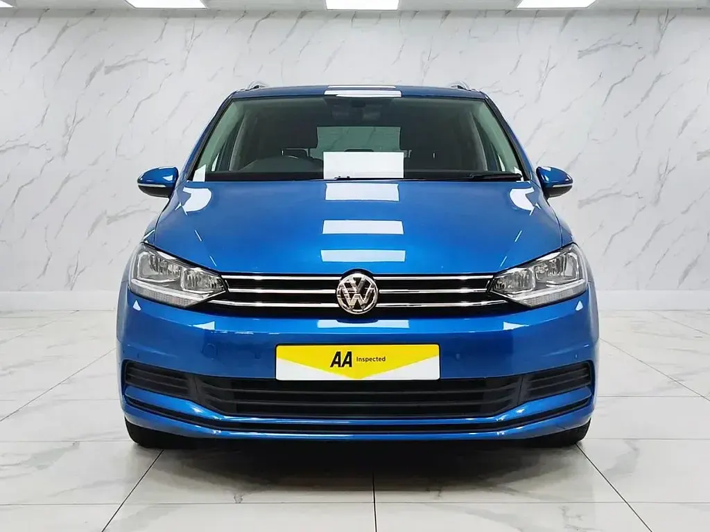 Used VW Touran SE 150 HP (110 kW) 2019 Blue MPV