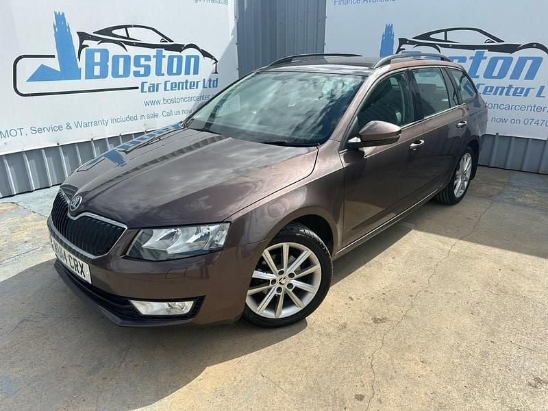 Used Skoda Octavia Elegance 2014 Brown Hatchback