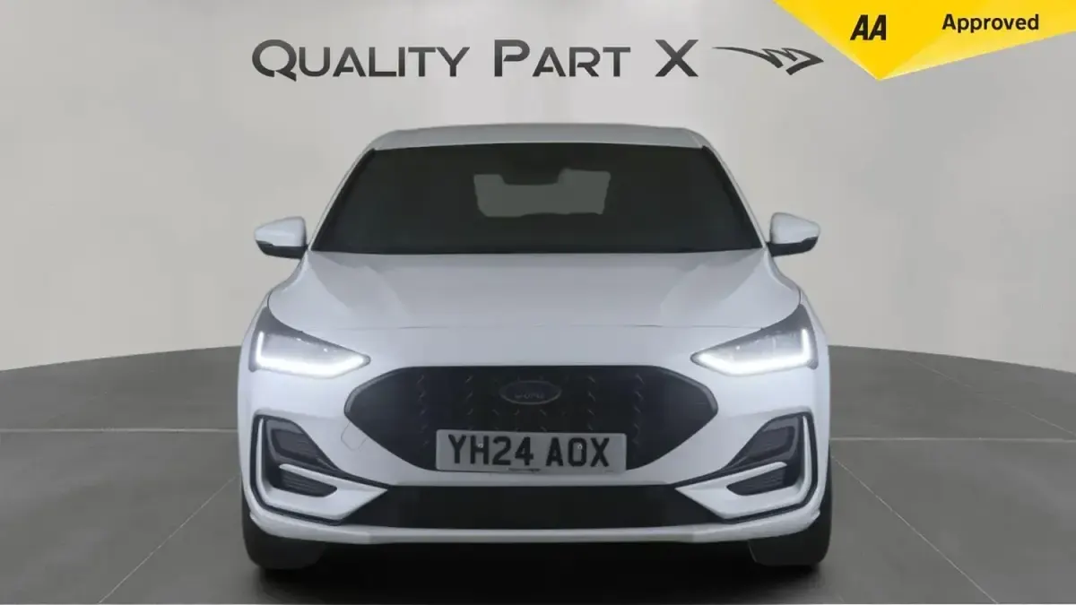 Used Ford Focus ST-Line 100 HP (73 kW) 2024 White Hatchback