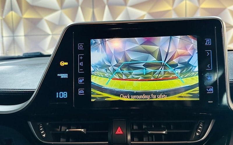 Used Toyota C-HR 122 HP (89 kW) 2019 Grey SUV