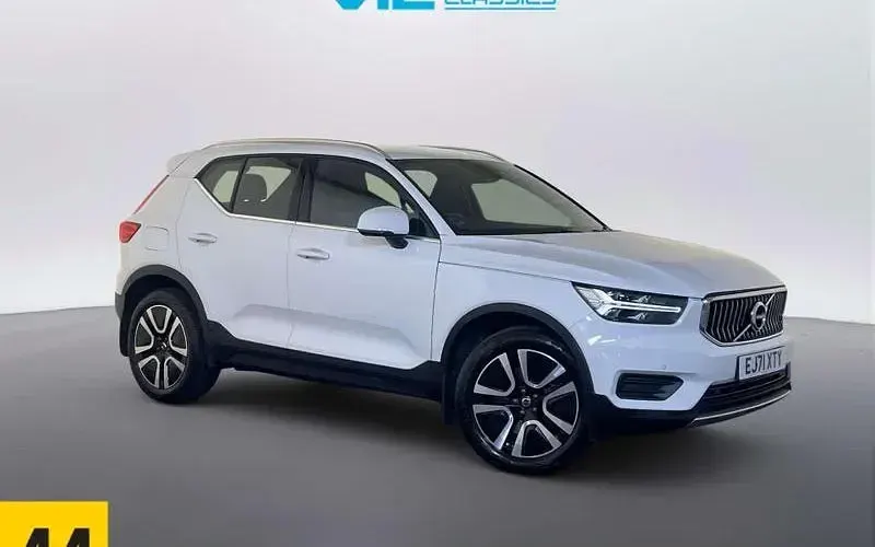 Used Volvo XC40 Core 211 HP (155 kW) 2021 SUV