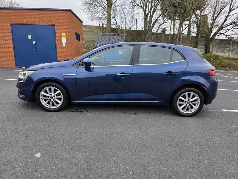 Used Renault Mégane IV Dynamique 110 HP (80 kW) 2016 Blue Hatchback