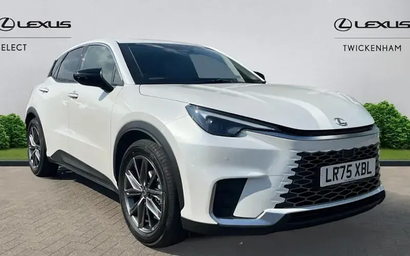 Usado Lexus LBX 136 CV (100 kW) 2026 SUV