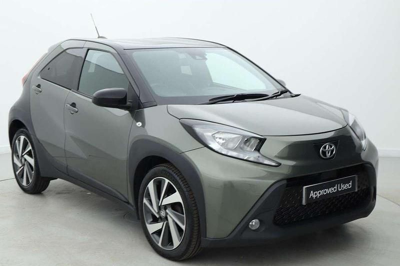 Green Used 2022 Toyota Aygo Hatchback | £12,998 (Fair price) - Image 1/4