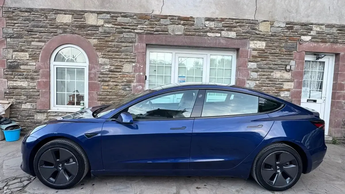 Used Tesla Model 3 Long Range RWD 235 kW (320 HP) 2023 Blue Sedan