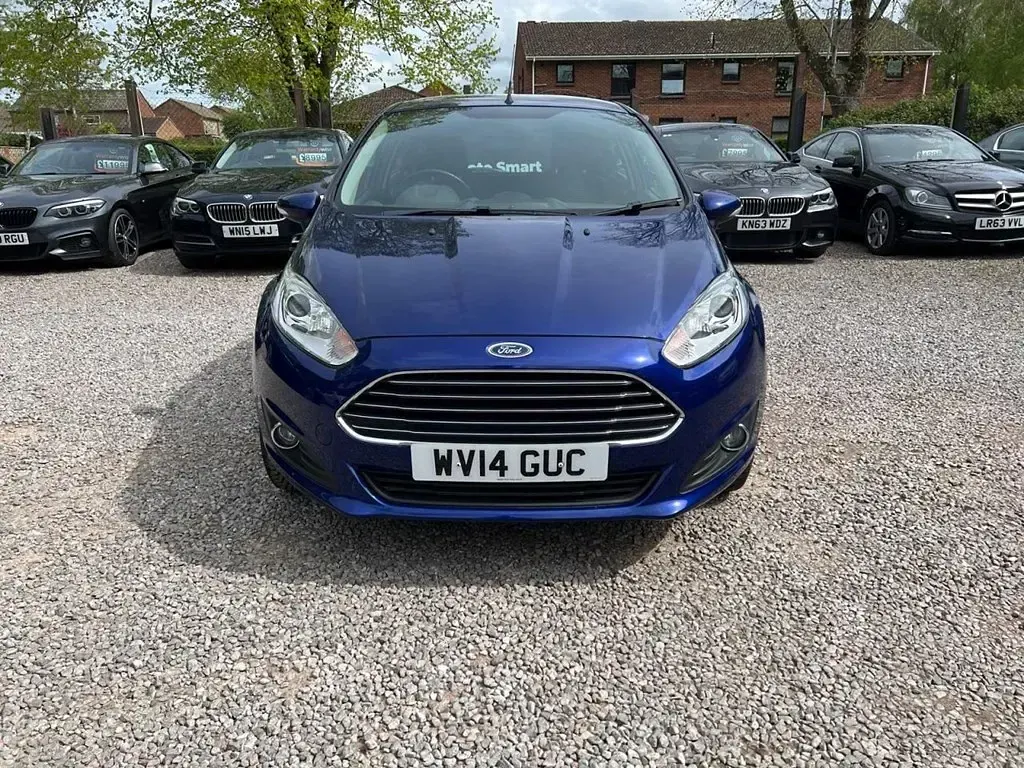 Used Ford Fiesta Zetec 100 HP (73 kW) 2014 Blue Hatchback