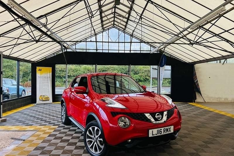 Red Used 2019 Nissan Juke Tekna SUV | £10,995 (Good price) - Image 1/1