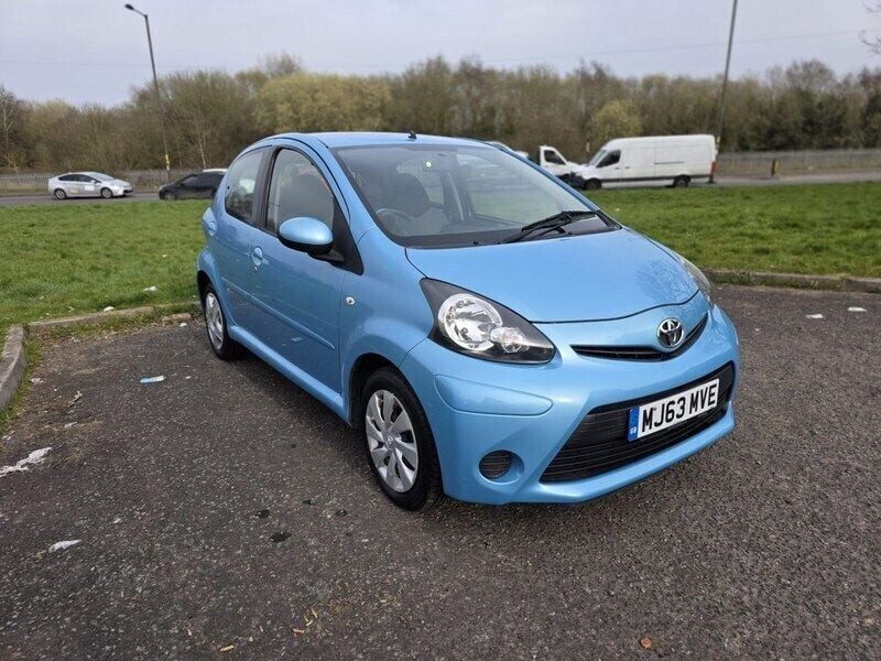 Blue Used 2013 Toyota Aygo Hatchback | £4,290 (Fair price) - Image 1/4