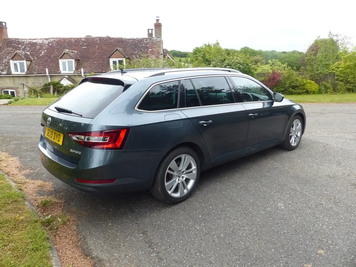 Used Skoda Superb SE L Executive 190 HP (139 kW) 2019 Grey Estate