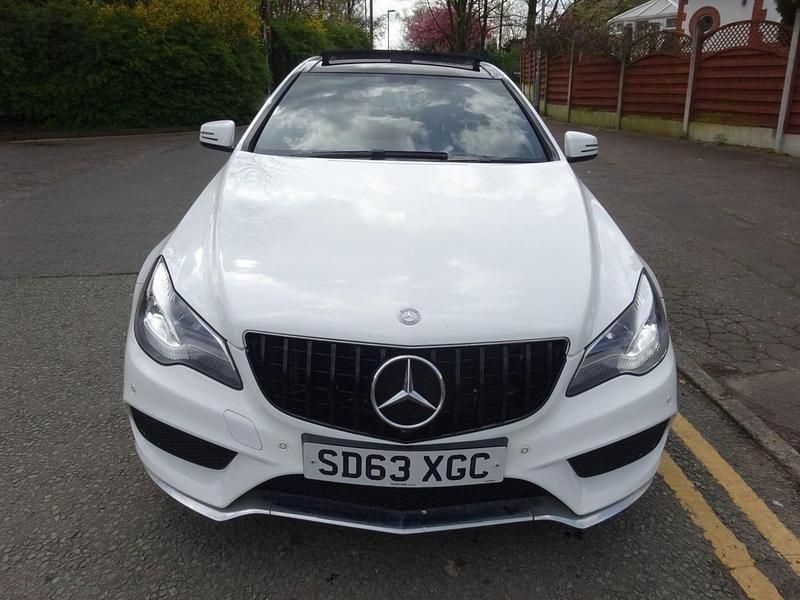 Begagnad Mercedes E220 AMG 170 HK (125 kW) 2013 Vit Sportkupé