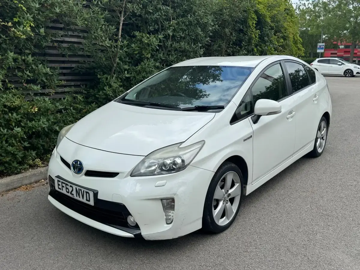 Used Toyota Prius 2012 White Hatchback
