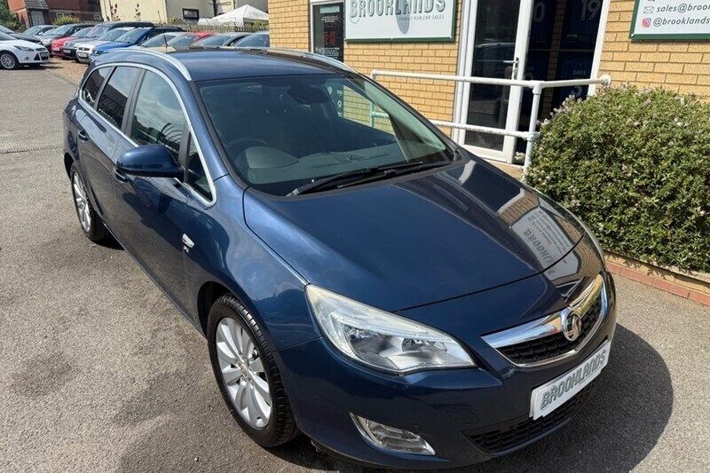 Blue Used 2011 Vauxhall Astra Estate | £3,995 (Fair price) - Image 1/1