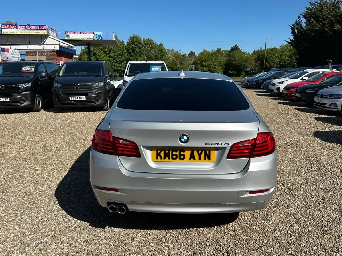 Usado BMW 520 Impressive 2016 Plateado Berlina