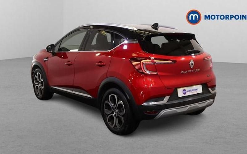 Used Renault Captur Techno 143 HP (105 kW) 2023 Red/black SUV