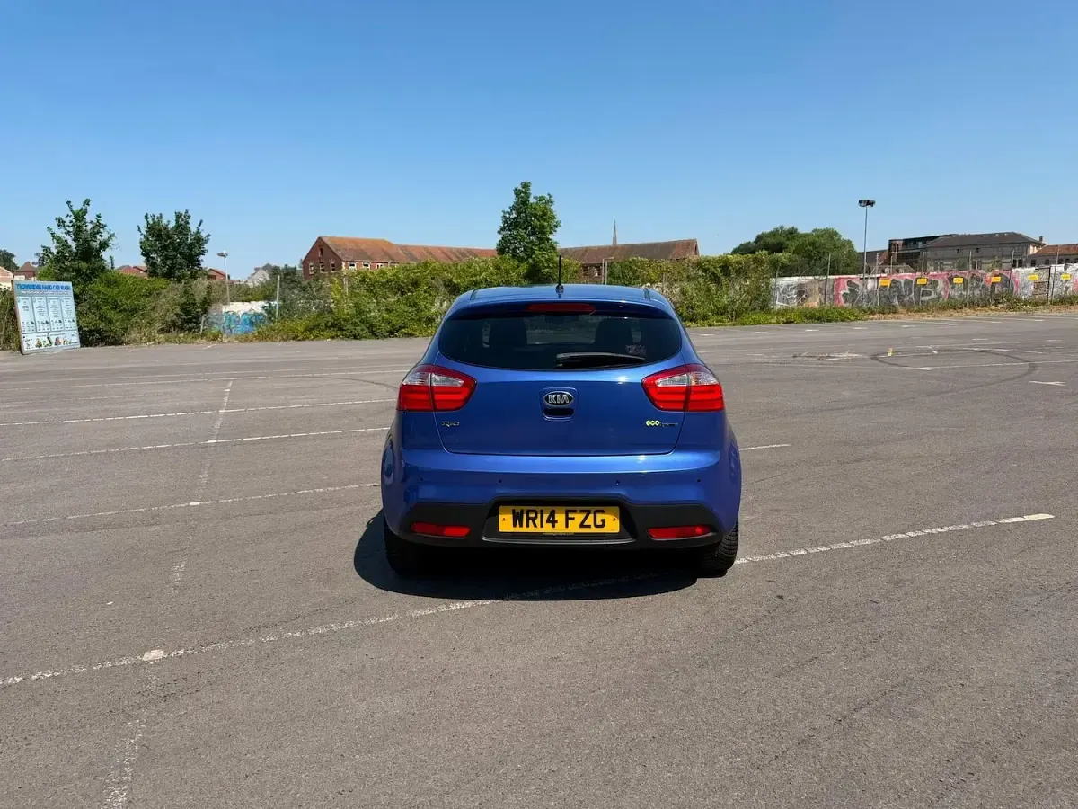 Used Kia Rio 2014 Blue Hatchback