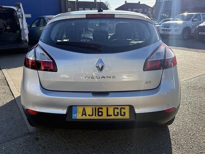 Used Renault Mégane IV Dynamique 2016 Silver Hatchback