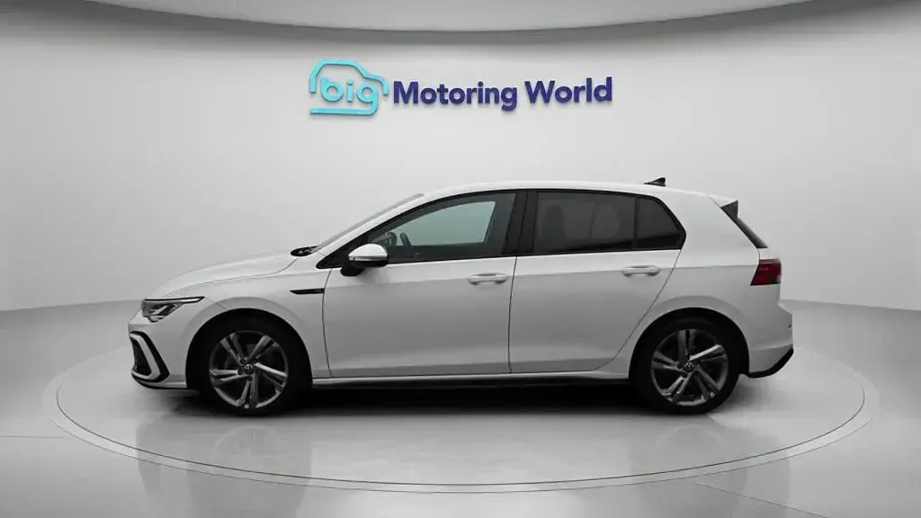 Used VW Golf VIII R-line 150 HP (110 kW) 2022 White Hatchback