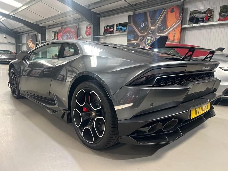 Used Lamborghini Huracán 620 HP (456 kW) 2018 Grey Coupe