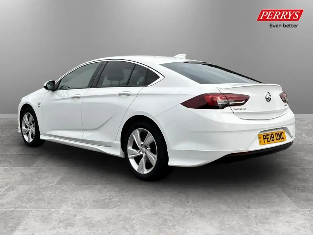 Used Vauxhall Insignia Sport 163 HP (119 kW) 2018 White Hatchback