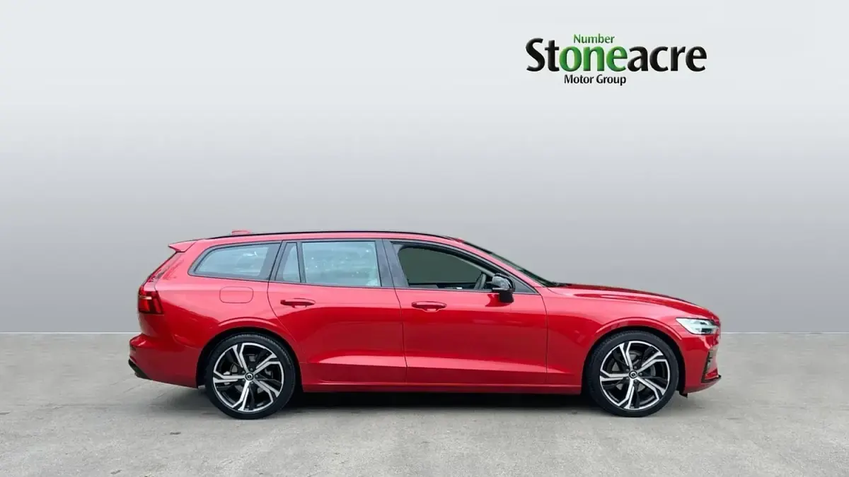 Used Volvo V60 Plus 197 HP (144 kW) 2024 Red Estate