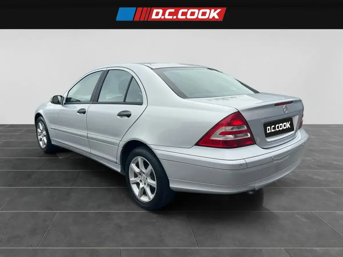 Used Mercedes C180 Classic 143 HP (105 kW) 2006 Silver Sedan