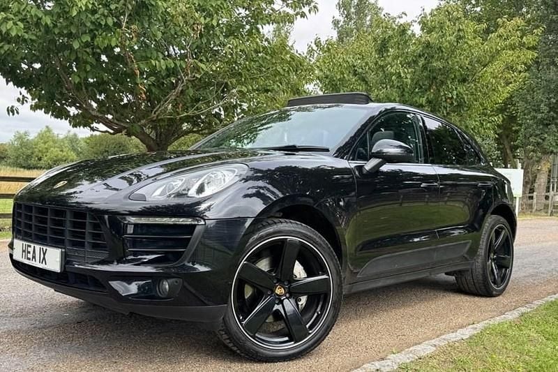 Used 2015 Porsche Macan SUV | £22,990 (A bit pricey) - Image 1/1