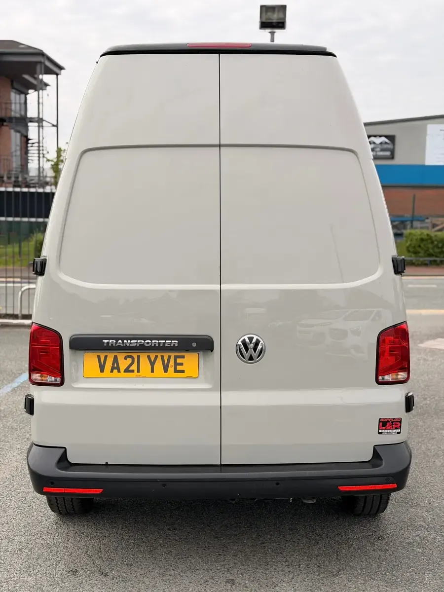 Begagnad VW Transporter Startline 2021 Grå Van