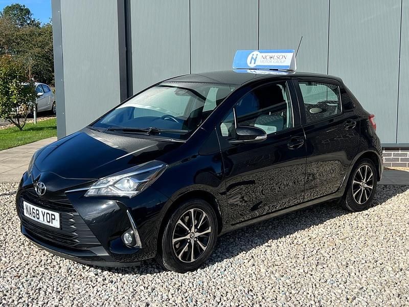 Black Used 2019 Toyota Yaris Hatchback | £6,799 (Good price) - Image 1/4