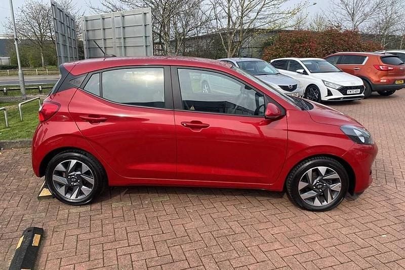 Used Hyundai i10 Advanced 2023 Red Hatchback