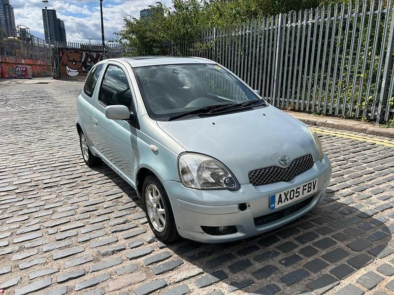 Blue Used 2005 Toyota Yaris Hatchback | £1,695 (Super price) - Image 1/4