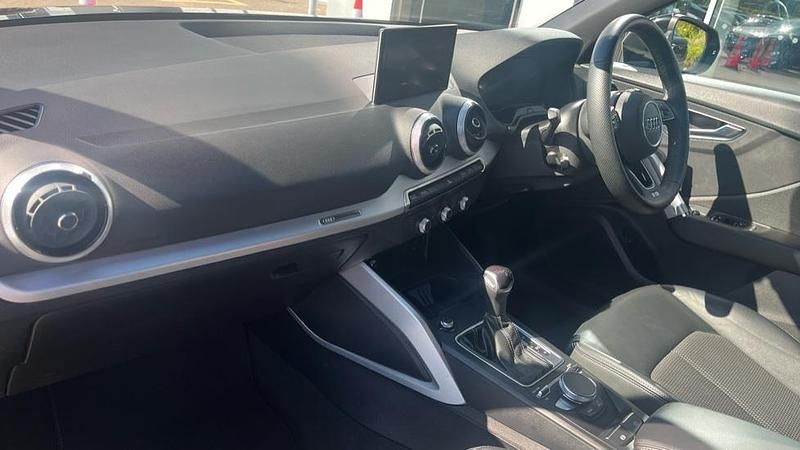 Begagnad Audi Q2 S-Line 150 HK (110 kW) 2023 Svart SUV