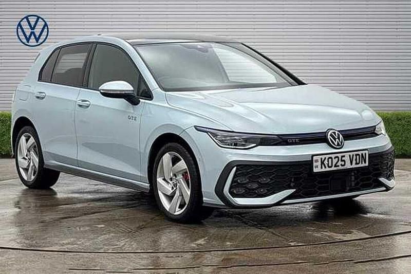 Used VW Golf VIII GTE 272 HP (200 kW) 2025 Blue Hatchback