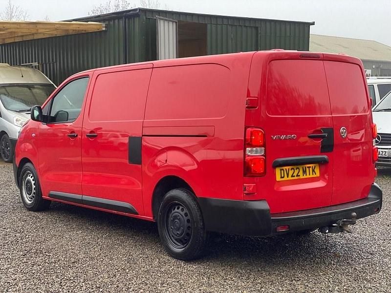 Used Vauxhall Vivaro S 100 HP (73 kW) 2022 Red MPV