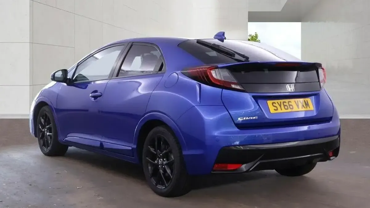 Used Honda Civic Sport 100 HP (73 kW) 2016 Blue Hatchback