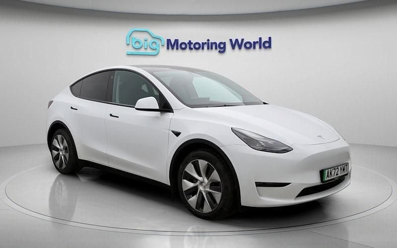 Used 2025 Tesla Model Y Long Range AWD SUV | £26,100 (Super price) - Image 1/4