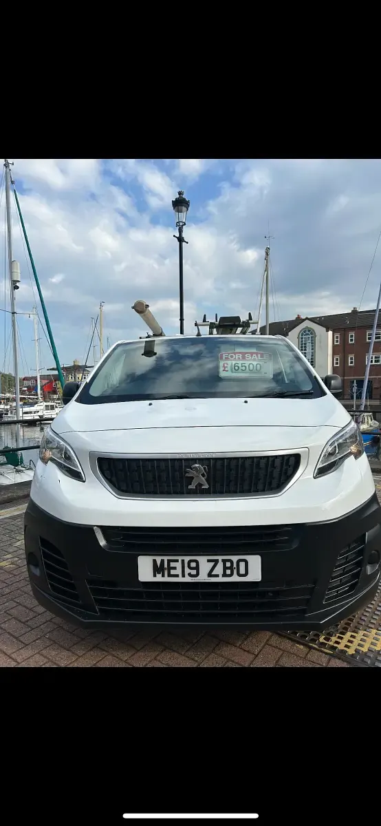 Second-hand Peugeot Expert 2019 Alb Van