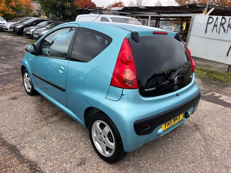 Used Peugeot 107 Sportium 68 HP (50 kW) 2011 Blue Hatchback