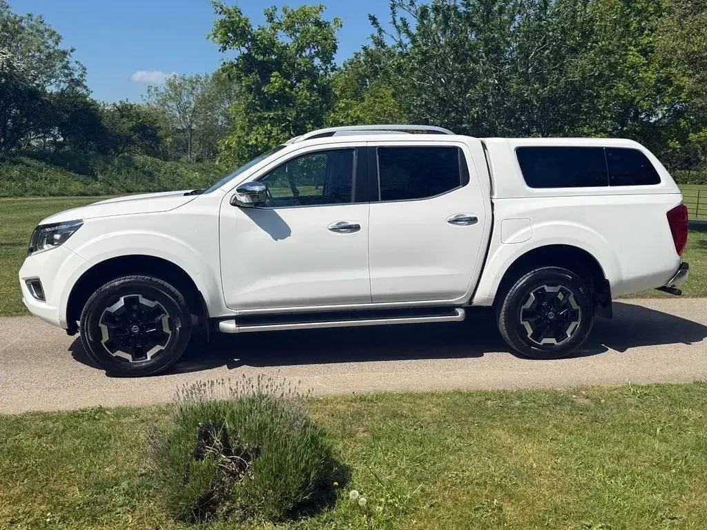 Used Nissan Navara Tekna 190 HP (139 kW) 2020 White Pickup