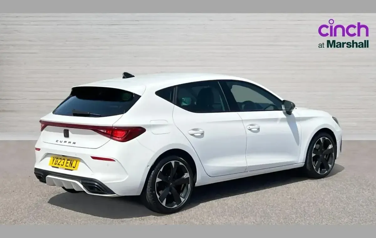 Used Cupra Leon 150 HP (110 kW) 2023 White Hatchback