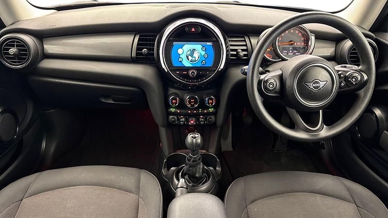 Usado Mini Cooper Classic 134 CV (98 kW) 2020 Negro Utilitario