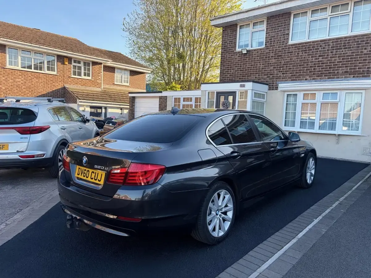 Begagnad BMW 520 2010 Grå Sedan