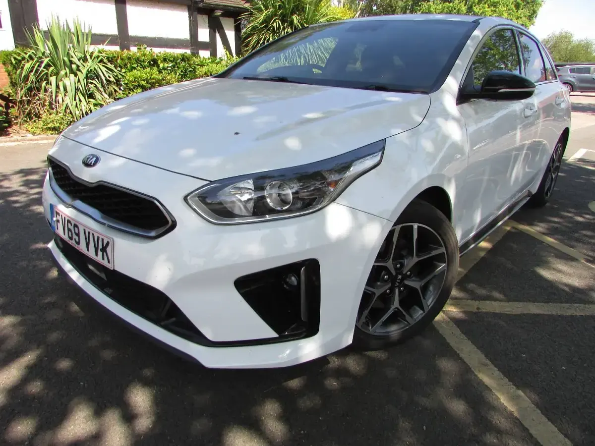 Used Kia ProCeed GT-Line 2019 White Estate
