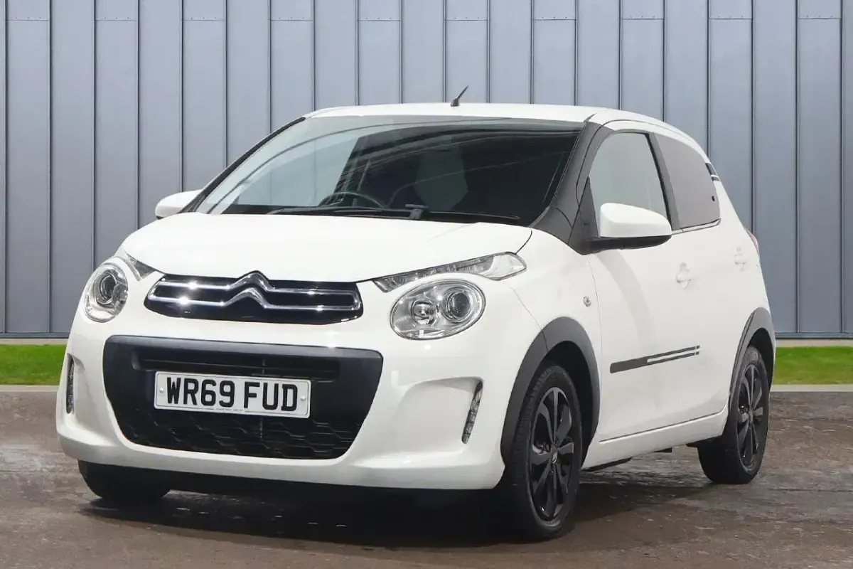 Used Citroën C1 71 HP (52 kW) 2019 White Hatchback
