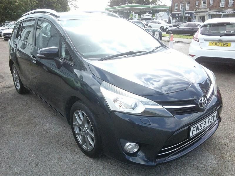Used Toyota Verso 2013 Grey MPV