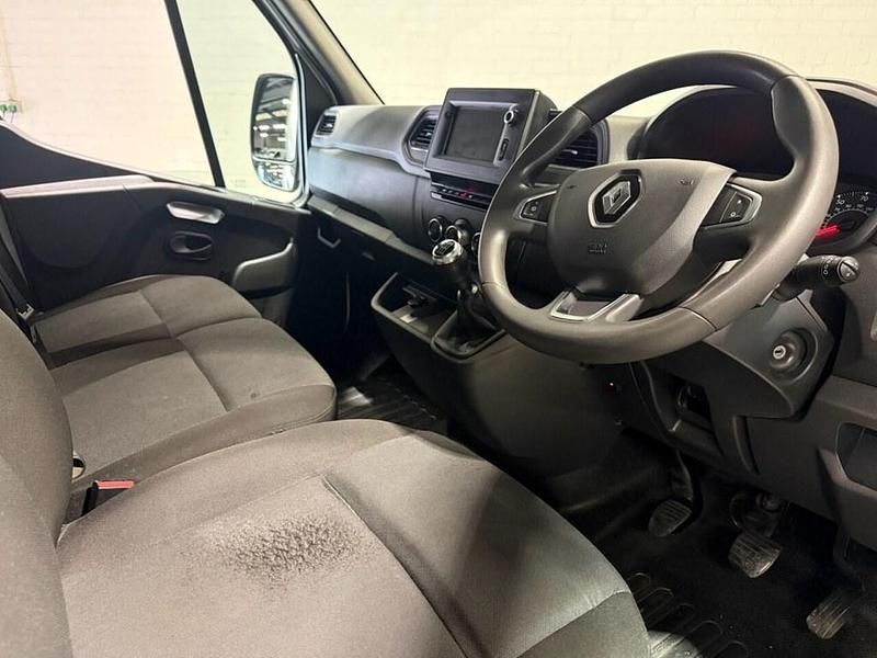 Używany Renault Master 148 KM (108 kW) 2021 Biały Minivan