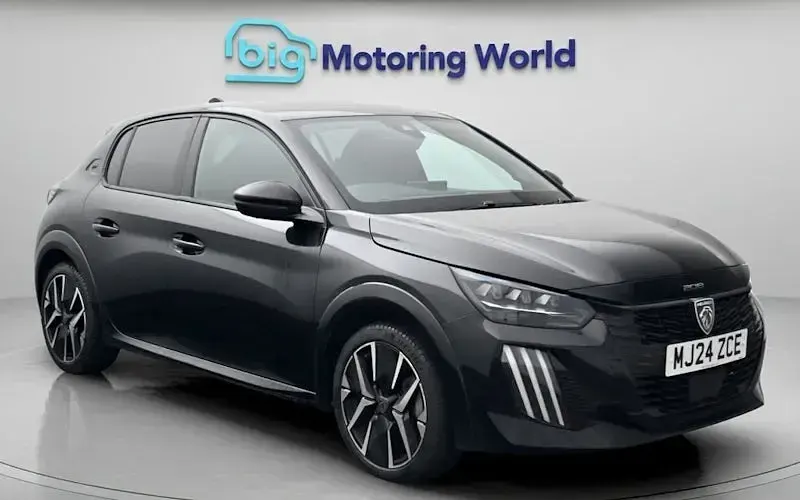 Second-hand Peugeot 208 GT 102 CP (75 kW) 2024 Hatchback