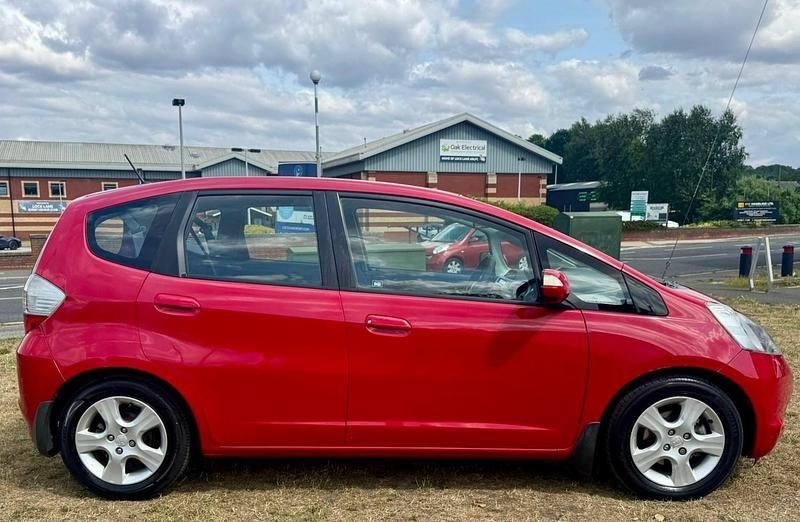 Red Used 2009 Honda Jazz ES Hatchback | £2,795 (Good price) - Image 1/4
