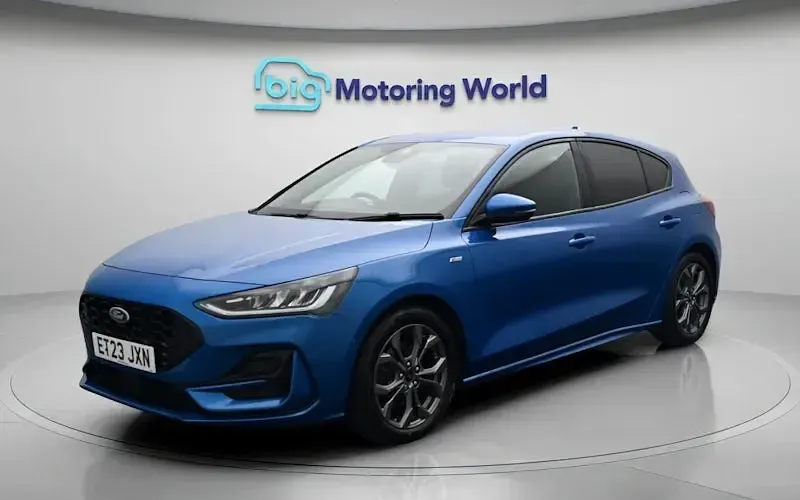 Used Ford Focus ST-Line 125 HP (91 kW) 2023 Blue Hatchback
