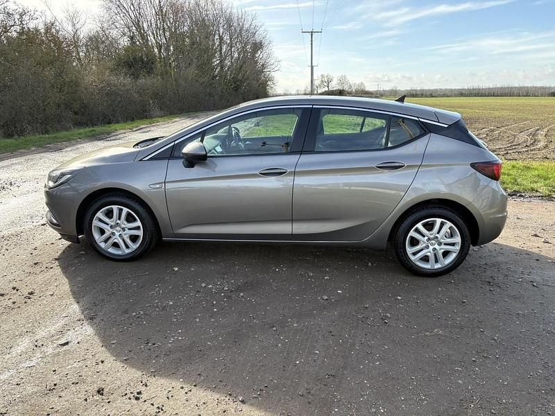 Second-hand Vauxhall Astra 2016 Gri Hatchback